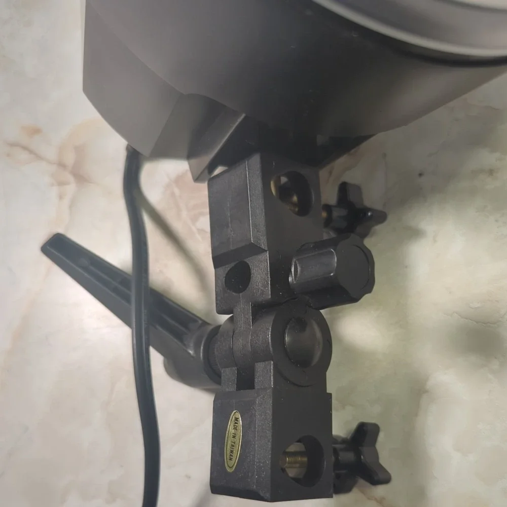 Rokunar Studio Pro 150‎ AC Flash Modeling Lamp 135ws Tested works